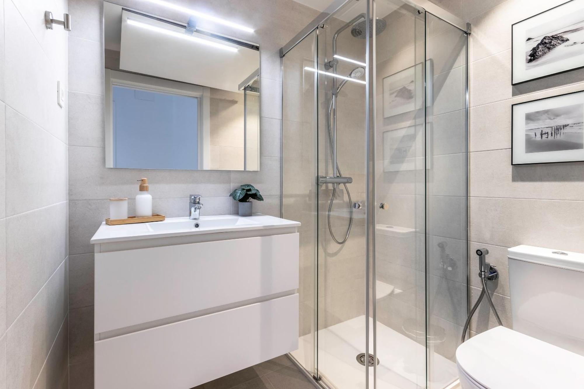 Akomodat En Precioso Y Moderno Con Jardin Y Parking Appartement Getxo